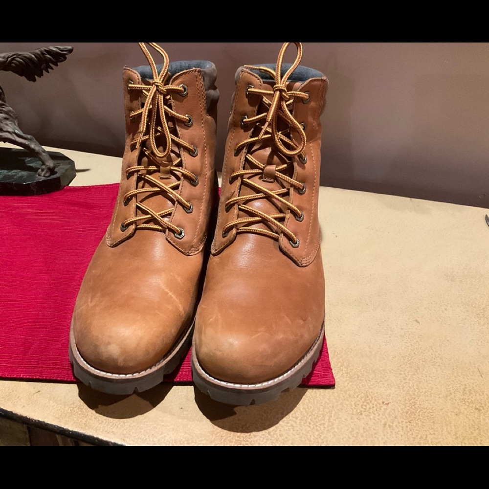 EUC Kodiak Leather Waterproof Boots